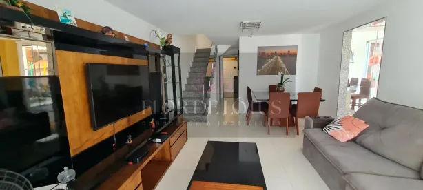 Sobrado com 4 Quartos à venda, 215m² no Vargem Pequena, Rio de Janeiro