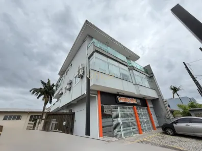 Prédio Comercial à venda, 547m² no Iririú, Joinville