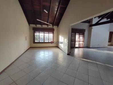 Casa de Condomínio com 4 Quartos para alugar, 250m² no Igara, Canoas