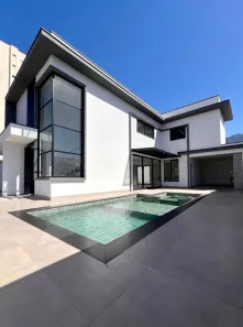 Casa com 3 Quartos à venda, 210m² no Indaiá, Caraguatatuba