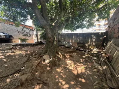 Lote/Terreno à venda, 700m² no Vila Mangalot, São Paulo