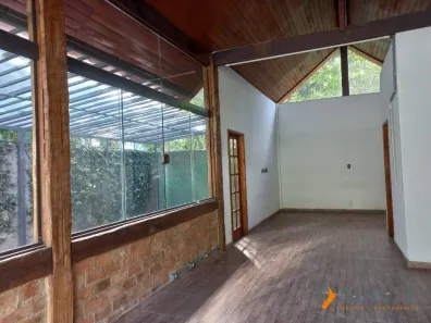 Ponto Comercial para alugar, 90m² no Itaipava, Petrópolis