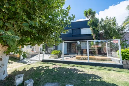 Sobrado com 4 Quartos para alugar, 386m² no Laranjal, Pelotas