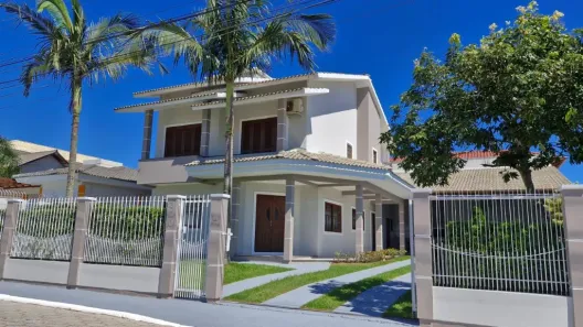 Casa com 4 Quartos à venda, 240m² no Ingleses do Rio Vermelho, Florianópolis