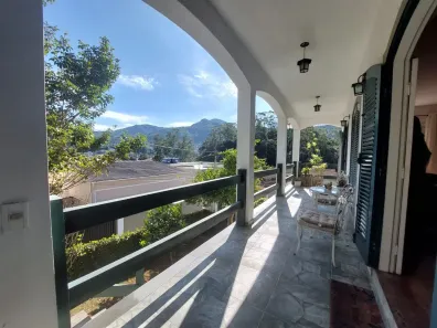 Casa com 3 Quartos à venda, 315m² no Mosela, Petrópolis