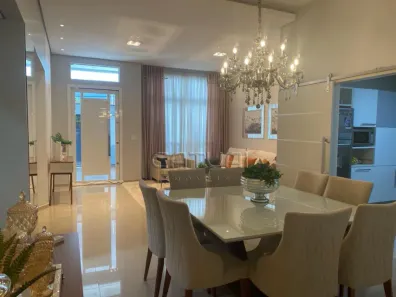 Casa com 4 Quartos à venda, 226m² no Pacaembu, Londrina