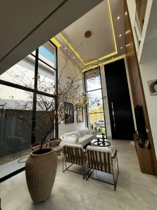 Sobrado com 5 Quartos para venda ou aluguel, 246m² no Jardins Porto, Senador Canedo