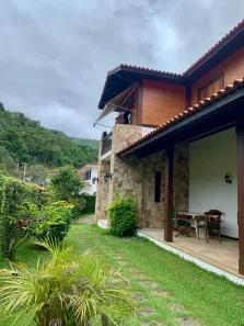 Casa com 5 Quartos à venda, 416m² no Carangola, Petrópolis
