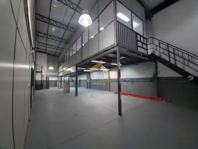 Galpão/Depósito/Armazém para venda ou aluguel, 385m² no Jardim do Trevo, Campinas