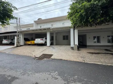 Casa de Condomínio com 4 Quartos à venda, 250m² no Jardim Califórnia, Cuiabá
