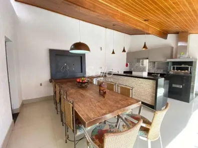 Ponto Comercial com 5 Quartos à venda, 180m² no Jardim Patrícia, Uberlândia
