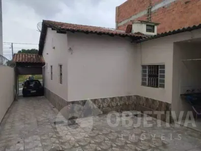 Casa com 4 Quartos à venda, 140m² no Lagoinha, Uberlândia