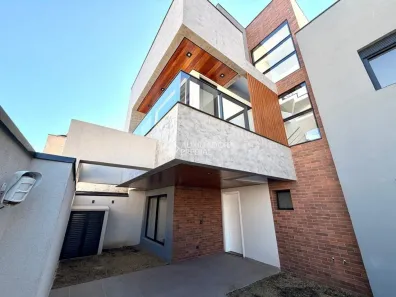 Sobrado com 3 Quartos à venda, 134m² no Xaxim, Curitiba