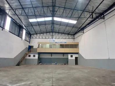 Galpão/Depósito/Armazém à venda, 880m² no Batistini, São Bernardo do Campo