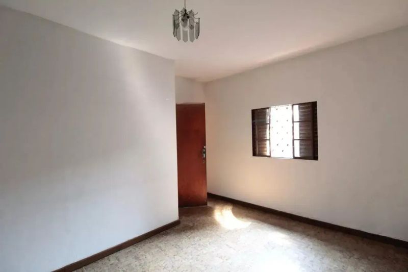 Casa com 2 quartos — Glória, Belo Horizonte