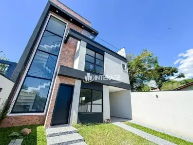 Sobrado com 3 Quartos à venda, 143m² no Butiatuvinha, Curitiba