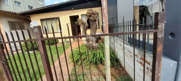 Casa com 2 Quartos à venda, 52m² no Santa Terezinha, Vacaria