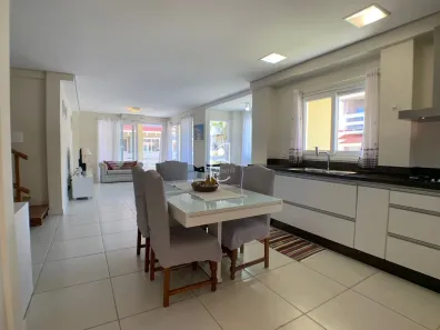 Casa de Condomínio com 3 Quartos à venda, 150m² no Jurerê, Florianópolis