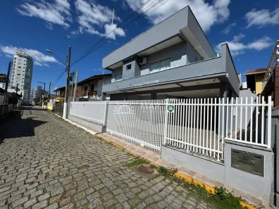 Sobrado com 3 Quartos à venda, 183m² no Centro, Balneário Piçarras