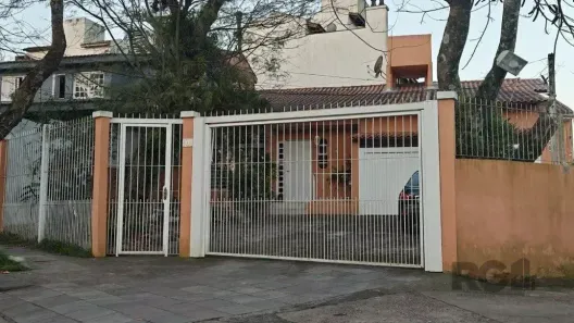 Casa com 4 Quartos à venda, 282m² no Vila Assunção, Porto Alegre