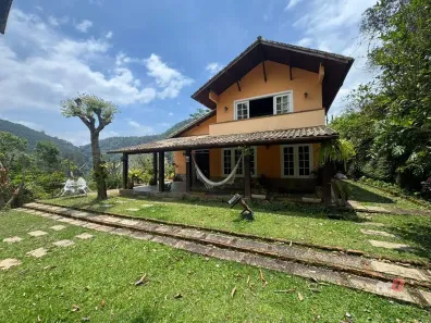 Casa de Condomínio com 4 Quartos à venda, 200m² no Cuiabá, Petrópolis