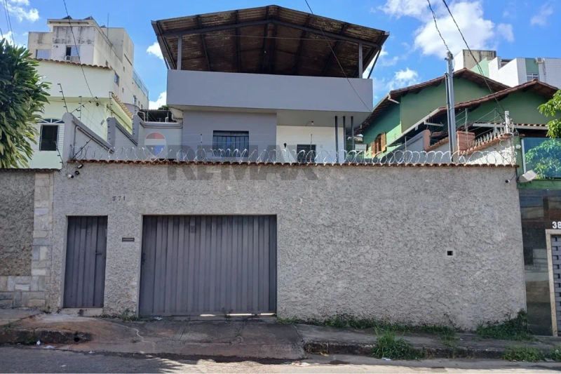 Casa com 4 quartos — Nova Granada, Belo Horizonte