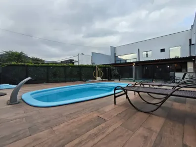 Sobrado com 4 Quartos à venda, 233m² no Boa Vista, Joinville