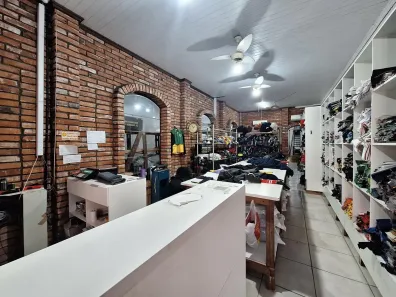 Prédio Comercial com 7 Quartos à venda, 310m² no Floresta, Porto Alegre