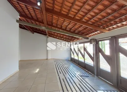 Casa com 3 Quartos à venda, 212m² no Santa Mônica, Uberlândia