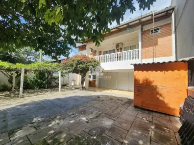 Sobrado com 4 Quartos à venda, 220m² no Itacolomi, Balneário Piçarras