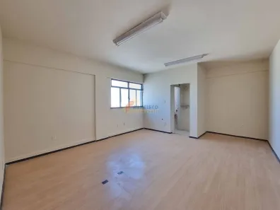 Sala Comercial à venda, 37m² no Centro, Divinópolis