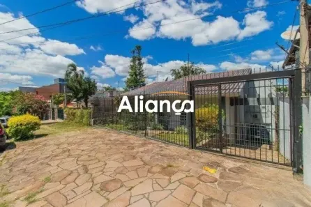 Casa com 3 Quartos para alugar, 234m² no Três Figueiras, Porto Alegre