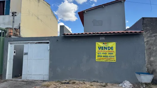 Casa com 4 Quartos à venda, 200m² no Santa Maria, Brasília