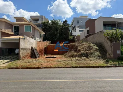 Lote/Terreno à venda, 390m² no Chácaras Cotia, Contagem