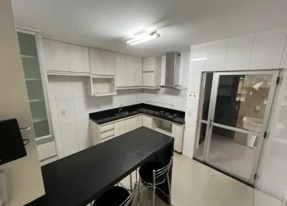 Sobrado com 4 Quartos à venda, 186m² no Jardim América, Goiânia