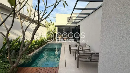Casa de Condomínio com 3 Quartos à venda, 203m² no Shopping Park, Uberlândia
