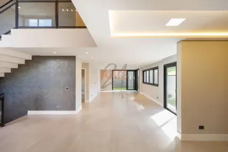 Casa de Condomínio com 4 Quartos à venda, 330m² no São Braz, Curitiba