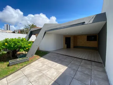Casa com 4 Quartos para alugar, 210m² no Capim Macio, Natal