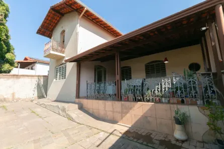Casa com 3 Quartos à venda, 380m² no Planalto, Belo Horizonte
