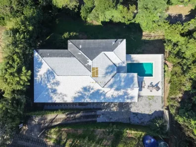 Casa de Condomínio com 4 Quartos à venda, 400m² no Corrêas, Petrópolis