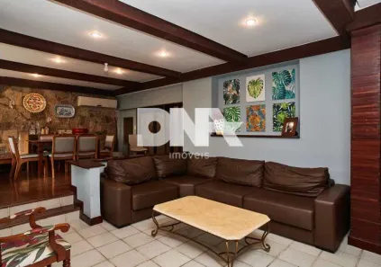 Casa com 5 Quartos à venda, 250m² no Humaitá, Rio de Janeiro
