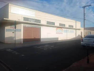 Galpão/Depósito/Armazém à venda, 230m² no Parque das Gameleiras, Uberaba
