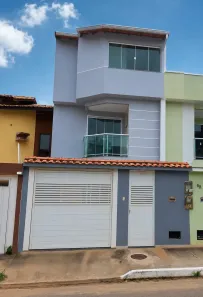 Casa com 3 Quartos à venda, 168m² no Jardim Vitória, Macaé