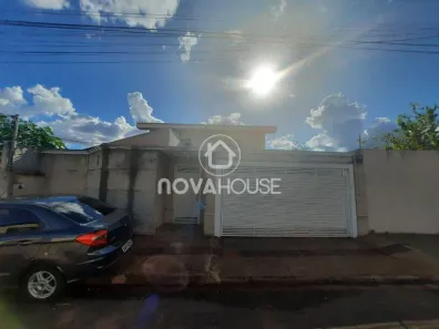 Sobrado com 4 Quartos à venda, 316m² no Carandá Bosque, Campo Grande