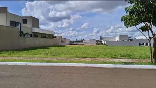 Lote/Terreno à venda, 527m² no Jardim Shangri-Lá, Bauru