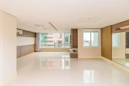 Apartamento com 2 Quartos à venda, 105m² no Três Figueiras, Porto Alegre