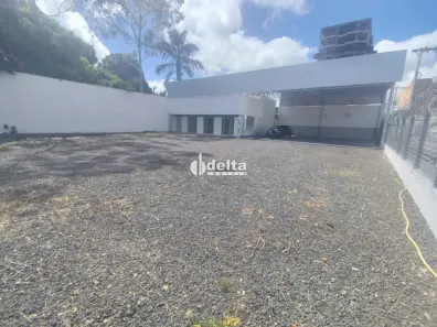 Ponto Comercial para alugar, 400m² no Umuarama, Uberlândia