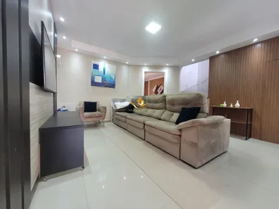 Sobrado com 3 Quartos à venda, 180m² no Cidade Industrial, Curitiba