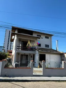 Sobrado com 5 Quartos à venda, 222m² no Centro, Penha