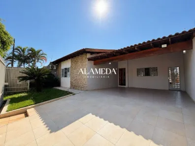 Casa com 4 Quartos para alugar, 262m² no Santos Dumont, Londrina